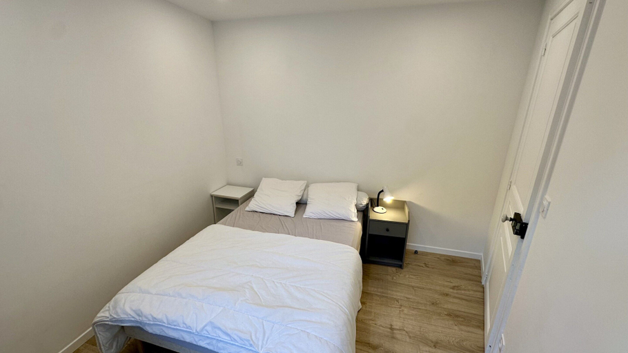 Room 5, Modern Refuge Near the Village rim, Puy-de-Dôme