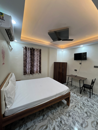 Room 5, AV Grand Hotel, Kanpur Nagar