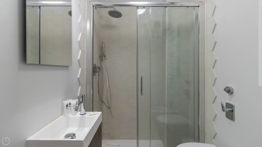 Bathroom 2, Gioberti 11, Milano