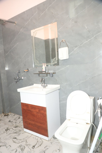Bathroom 5, Royal Chuka Farm Stay, Pilibhit