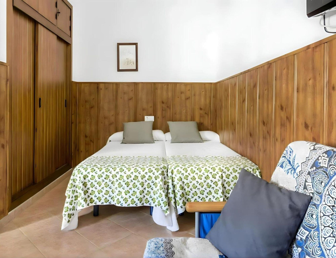 Room 2, Peaceful Apartment Close to the Coast, Cádiz