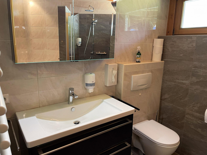 2, Chalet Leutasch with Ski Trail  Mountain Views, Innsbruck Land