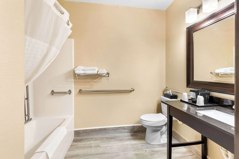 Bathroom 4, Comfort Inn Marion, Marion