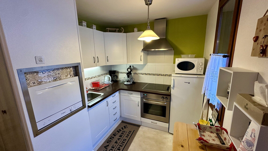 Private kitchen 3, Alpine Refuge Near the Forest Road, Puy-de-Dôme