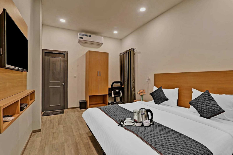 Room 5, Townhouse Oak Sector 6 Lucknow, Lucknow