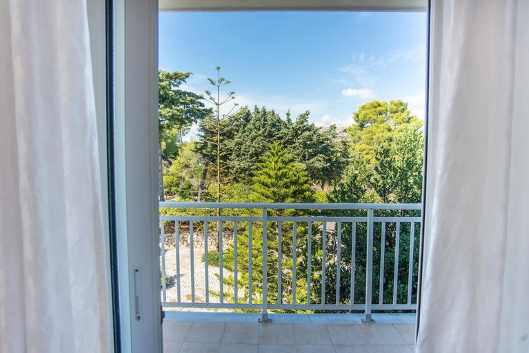 Room 3, Bluewhite Studio - Mountain View by the Pool, Ionian Islands