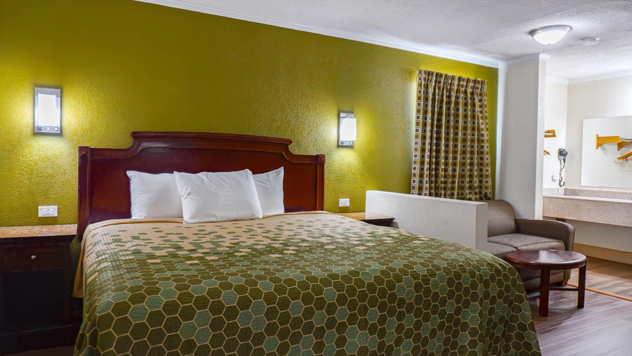 Bedroom 3, Rodeway Inn & Suites Fort Jackson, Richland