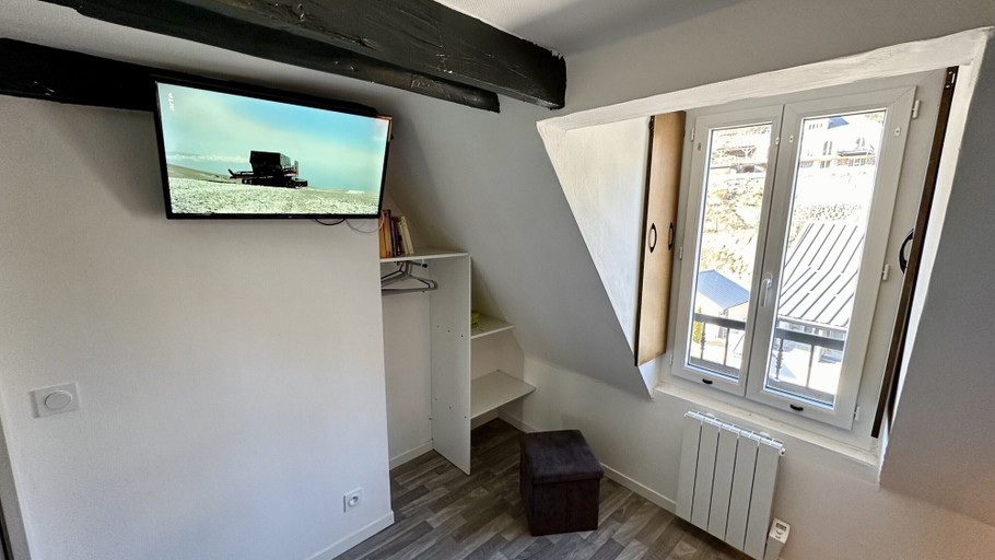 Living room, Practical Apartment in La Bourboule, Puy-de-Dôme