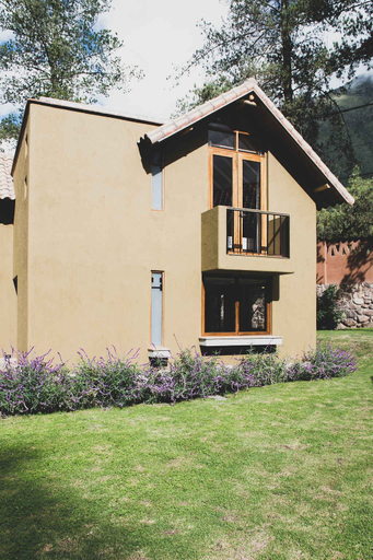 Room 3, w Serene 2BR Riverside Villa w Nature Views, Calca