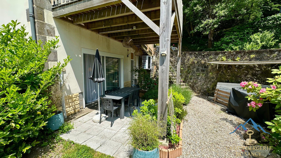Outdoor dining 5, La Comete - Le Mont Dore 3- SPA, Puy-de-Dôme