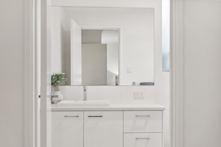 Bathroom 3, Spacious Family Home in Wannanup Mandurah, Mandurah