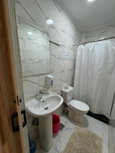 Bathroom 2, Golden Palace Suites, Qasr an-Nil
