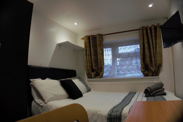 Bedroom 2, Onsite Cosy Practical Studio - in a Quite Area, Coventry