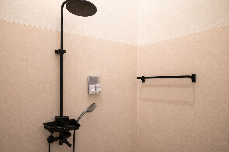 Bathroom 5, Wanderlust Hostel Kuta Mandalika, Lombok