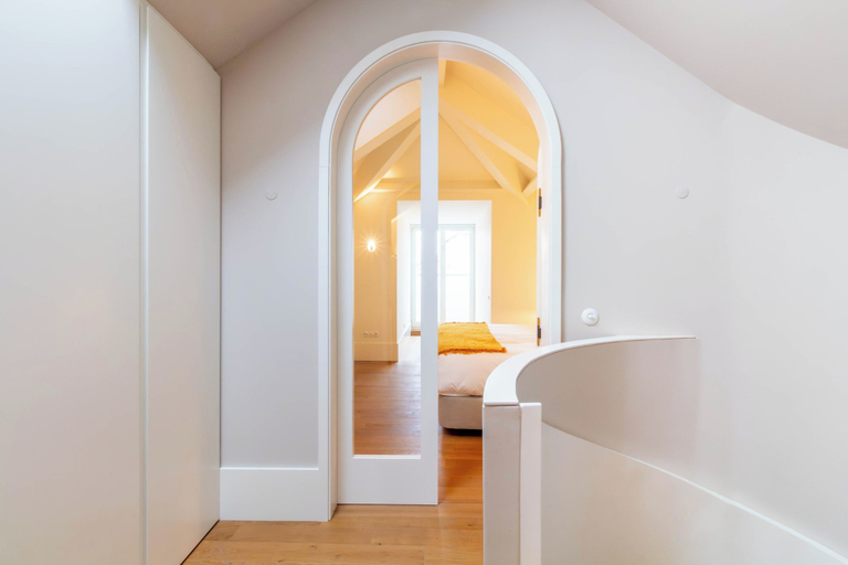 Room 2, Entreparedes House, Porto
