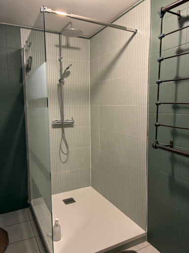Bathroom 3, Ferme St Pierre gite, pisc, repas, 2-3 personnes, Drôme