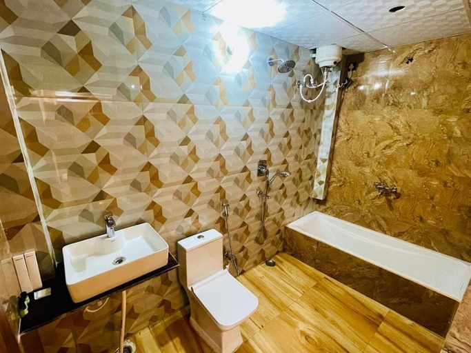 Bathroom 2, Sri Madhubani Enclave, Kaushambi