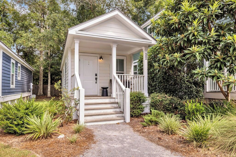 Front of property, Cottages at Oak Park, Jackson