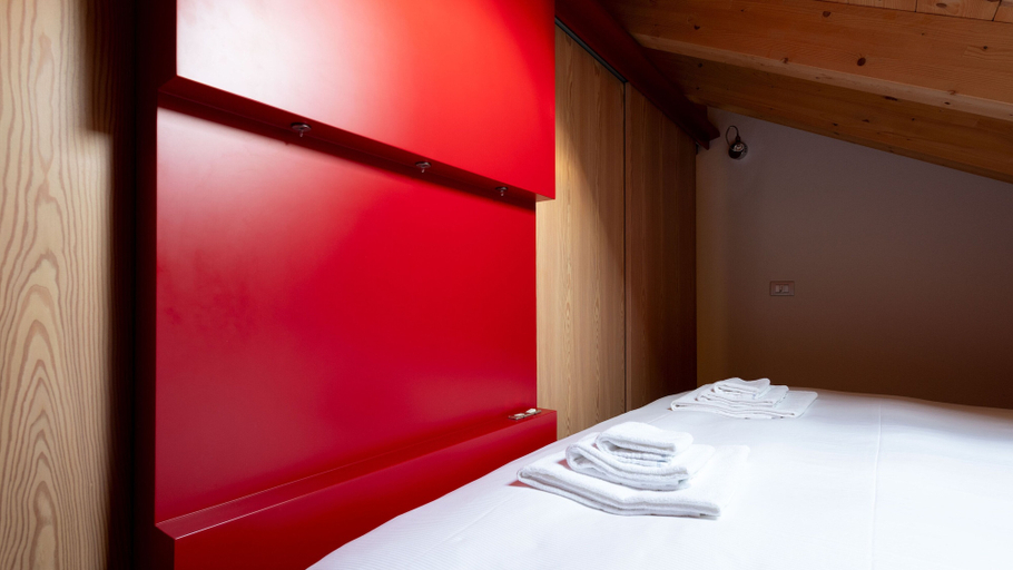 Bedroom 3, Italianway - Osteglio 15/F - Viola, Sondrio