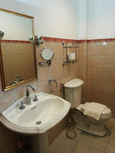 Bathroom 5, Dolce Vita Hotel, Puerto Princesa City