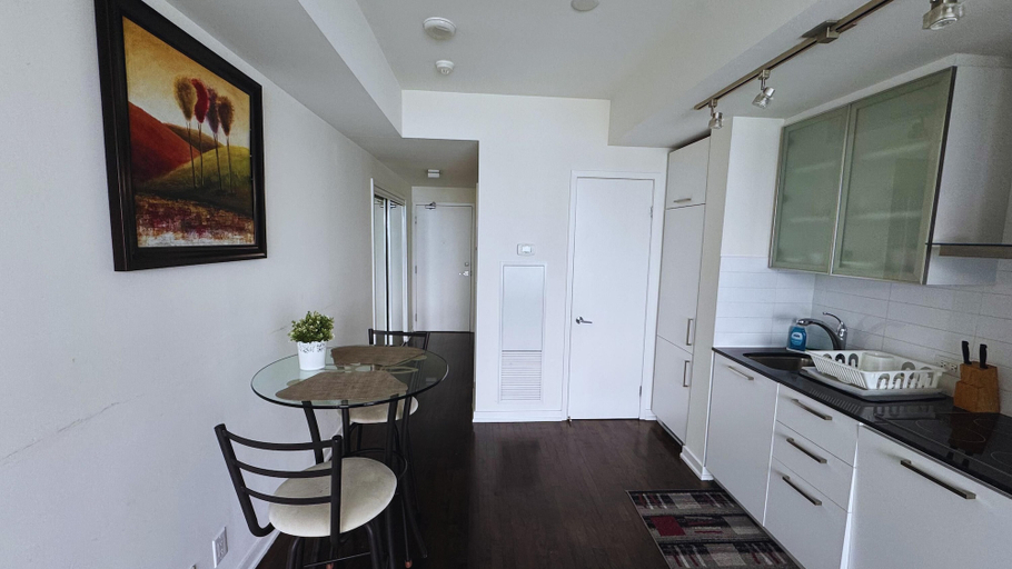 Private kitchen, The York Horizon, Toronto
