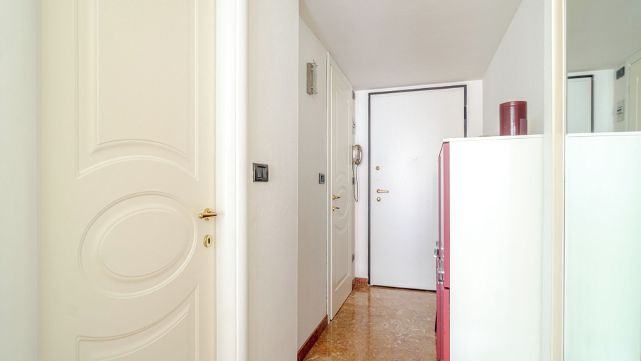 Interior 5, Italianway - Matteotti 26, Genova