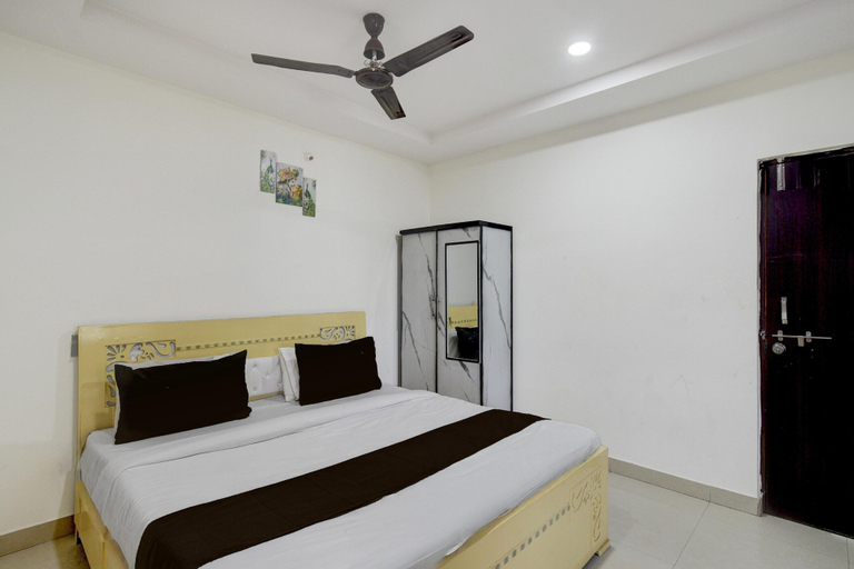 Room 2, Hotel O Hi-tech City Metro Station, Hyderabad