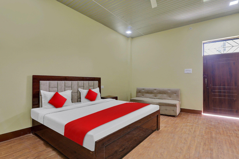 Room 3, Hotel O Takrohi Hospital Road, Lucknow
