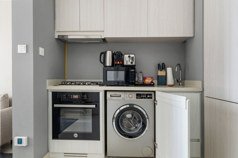 Private kitchen 5, Canal View 1BR Near Business Bay Metro, Dubai