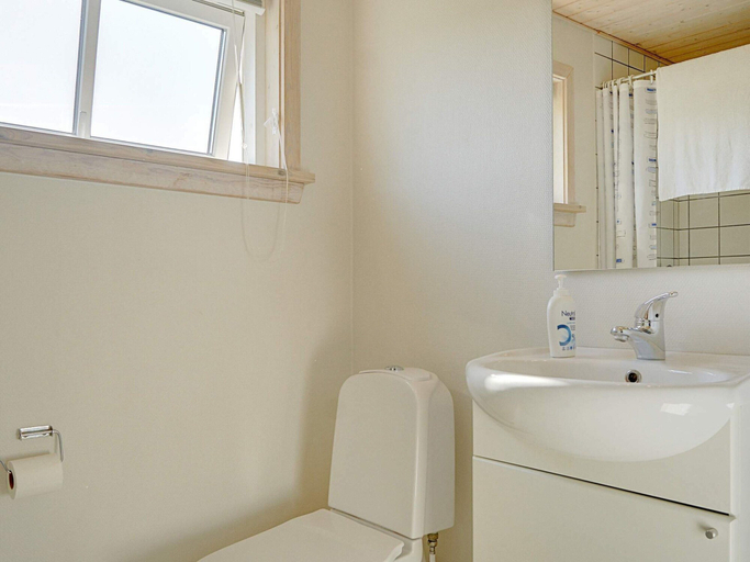 Interior 2, 6 People, 2 Bedrooms, Living Room/bathroom, 4+2 People, 55m2, Bornholm