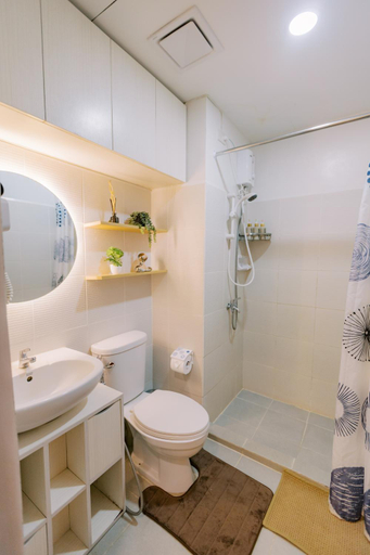 Bathroom 5, THE SUITE by The Hiltons, Bacolod City