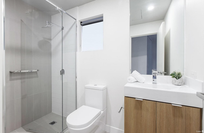 Bathroom, 2 bed Apartment in Trendy Collingwood, Melbourne