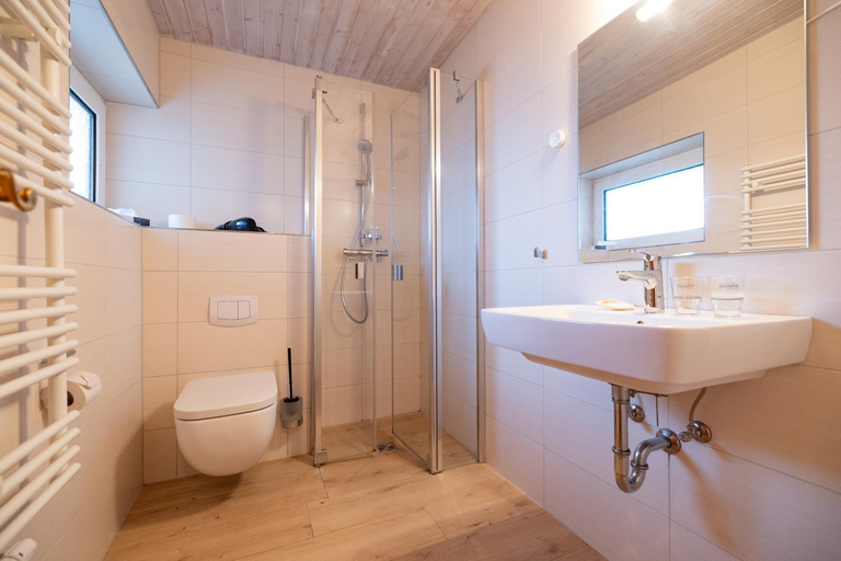 Bathroom 5, Hotel Anka, Nordfriesland
