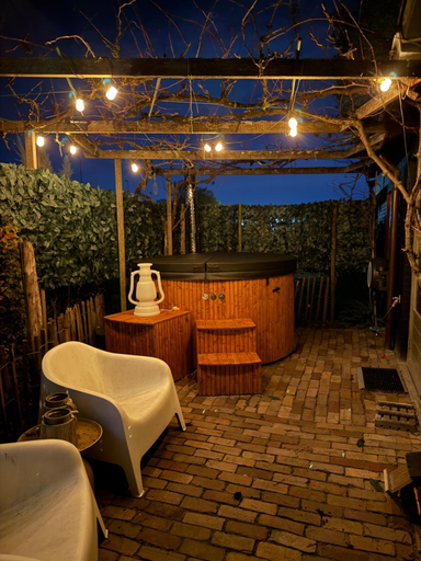 Food & Drinks, Het kleine huisje met Hottub, Emmen
