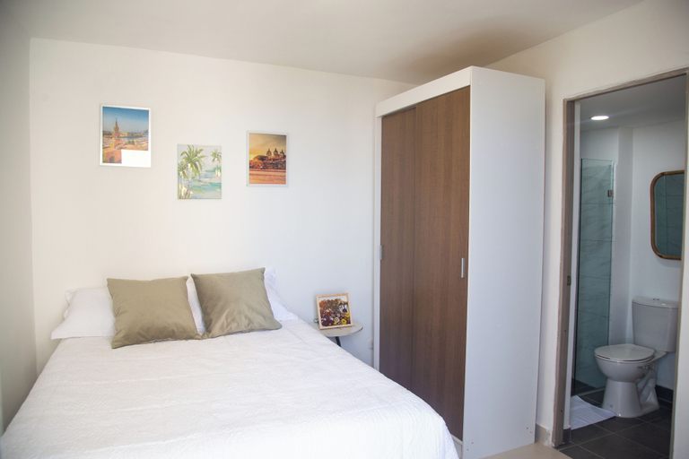 Room 2, 3BR Near Marbella Beach w-Ocean View, Cartagena de Indias