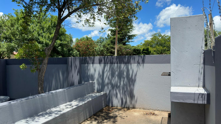 Others 5, K K K Guesthouse, Gert Sibande