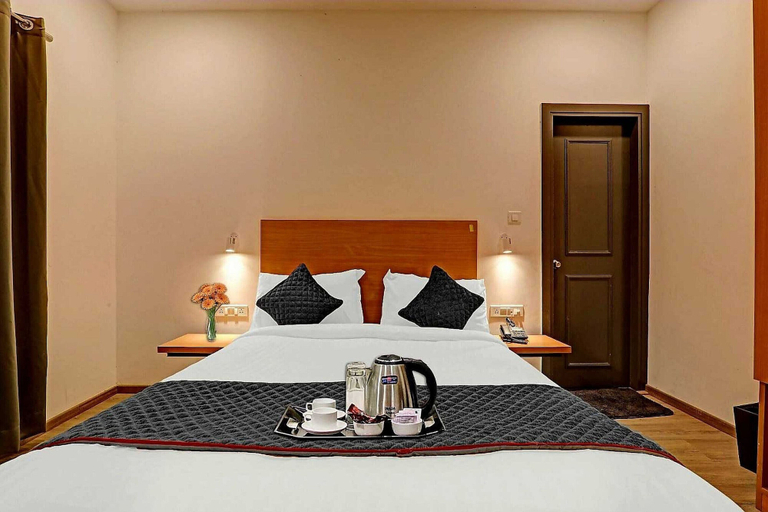 Room 2, Townhouse Oak Sector 6 Lucknow, Lucknow