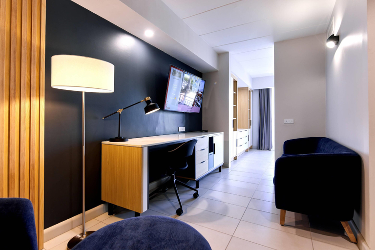 Others 5, Radisson Hotel Paramaribo, Rainville