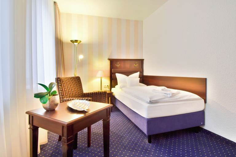 Bedroom 2, Promenandenhotel Admiral, Vorpommern-Greifswald