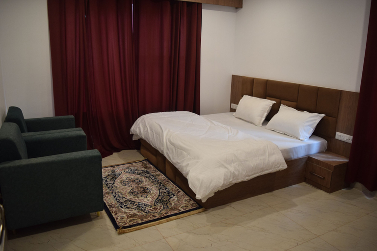 Room 4, Everglow Retreat White Tulip Guest House, Srinagar