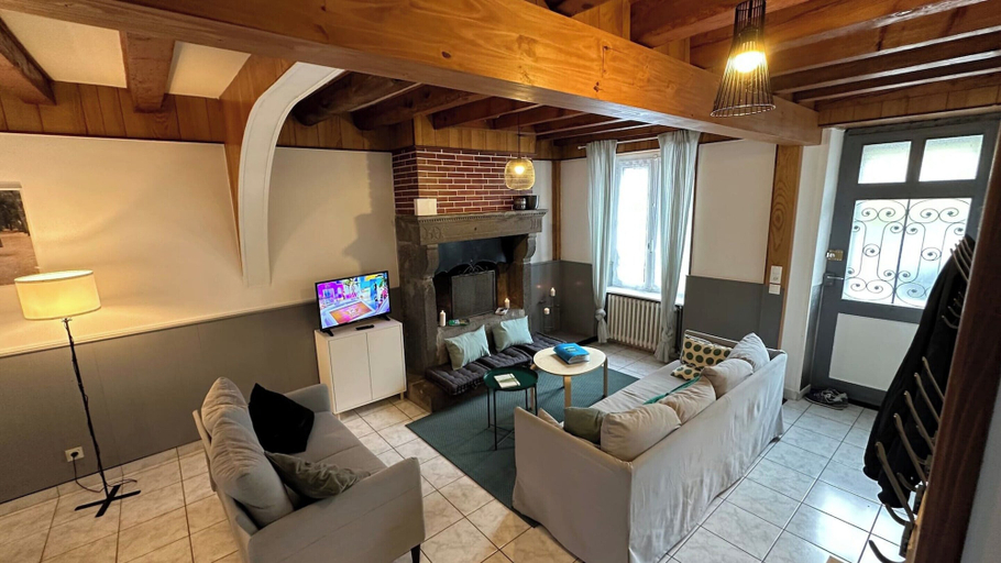 Living room 3, Centrally Located Villa in Mont-dore, Puy-de-Dôme