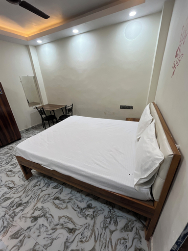 Room 2, AV Grand Hotel, Kanpur Nagar