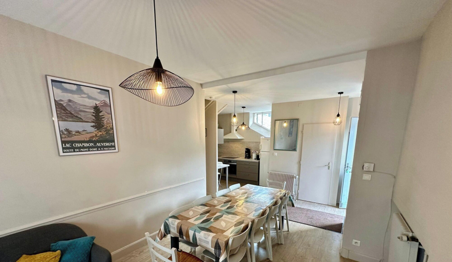 Dining 2, Home for Groups and Families, Puy-de-Dôme