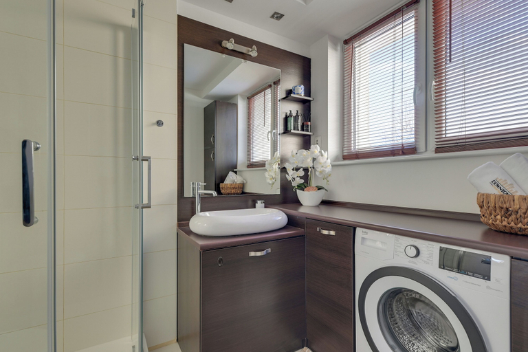Bathroom 5, Piastowska near the Jelitkowo Beach & Reagan Park by Downtown Apartments, Gdańsk City