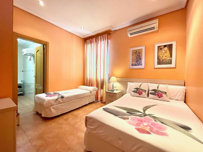 Bedroom 2, Hostal Luz, Madrid