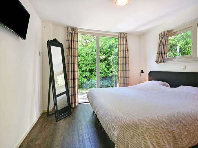 Bedroom 3, Chalet in Reutum With Sauna and Nature, Tubbergen