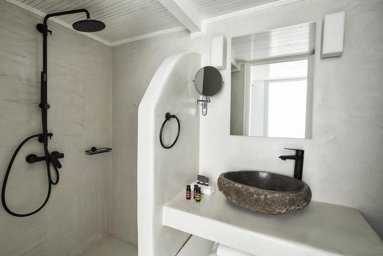 Bathroom 5, Mr. and Mrs. White Santorini, South Aegean
