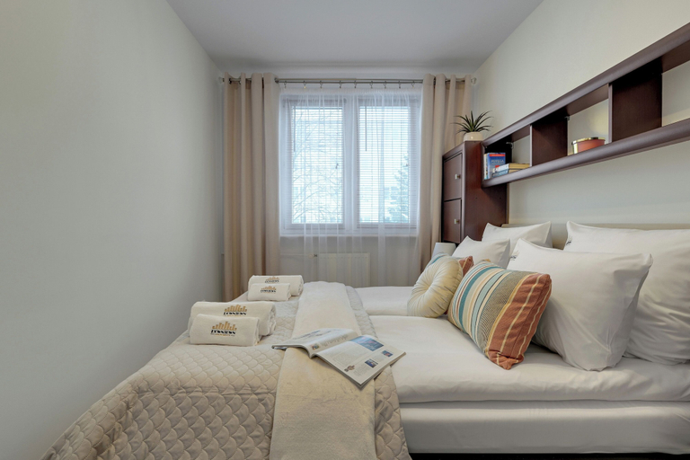Room 3, Piastowska near the Jelitkowo Beach & Reagan Park by Downtown Apartments, Gdańsk City