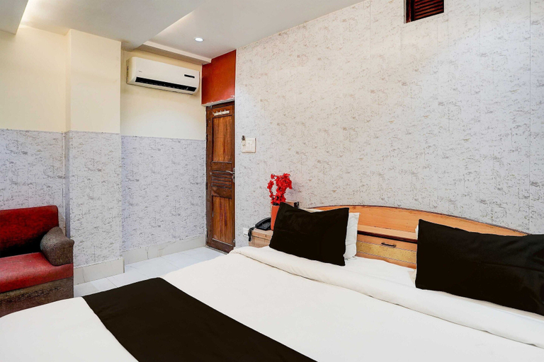 Room 2, Collection O Bada Chauraha Metro Station Kanpur, Kanpur Nagar