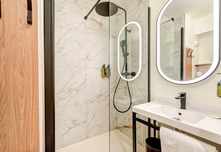 Bathroom 5, B&B HOTEL Paris Italie Porte de Choisy, Val-de-Marne
